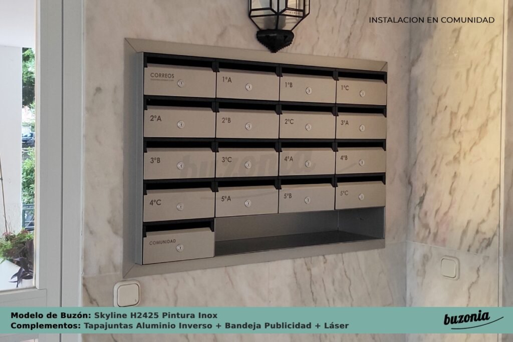 Instalación Buzón Skyline H2425 Pintura Inox con Tapajuntas y Láser de Buzonia