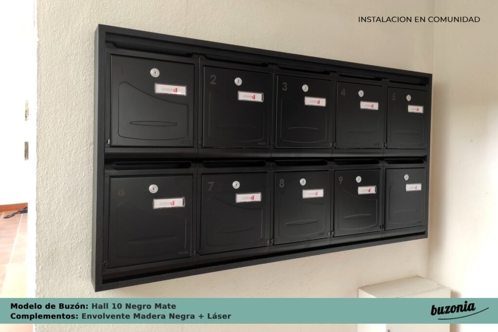 Instalación del Buzón Hall 10 Negro Mate con Envolvente Madera de Buzonia