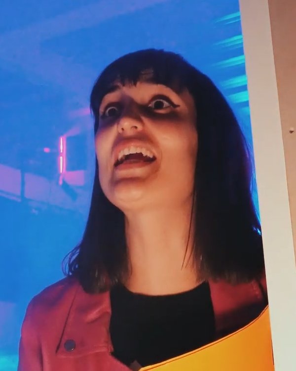 Pilu Añón como Carlota Díaz, uno de los personajes de la miniserie Residencial Buzonia