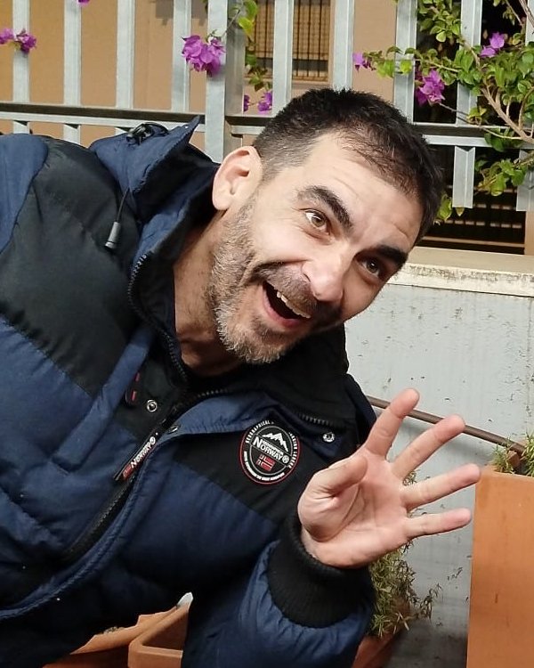 Andrés Ruíz como Jacinto Blanco, uno de los personajes de la miniserie Residencial Buzonia